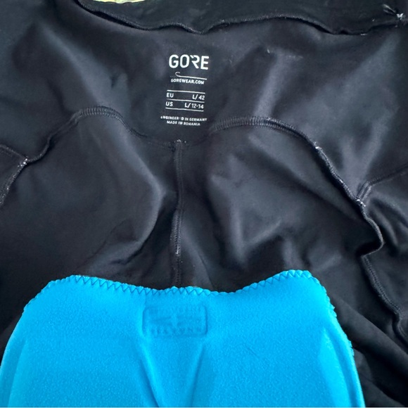 GORE women’s cycling shorts - Picture 3 of 5